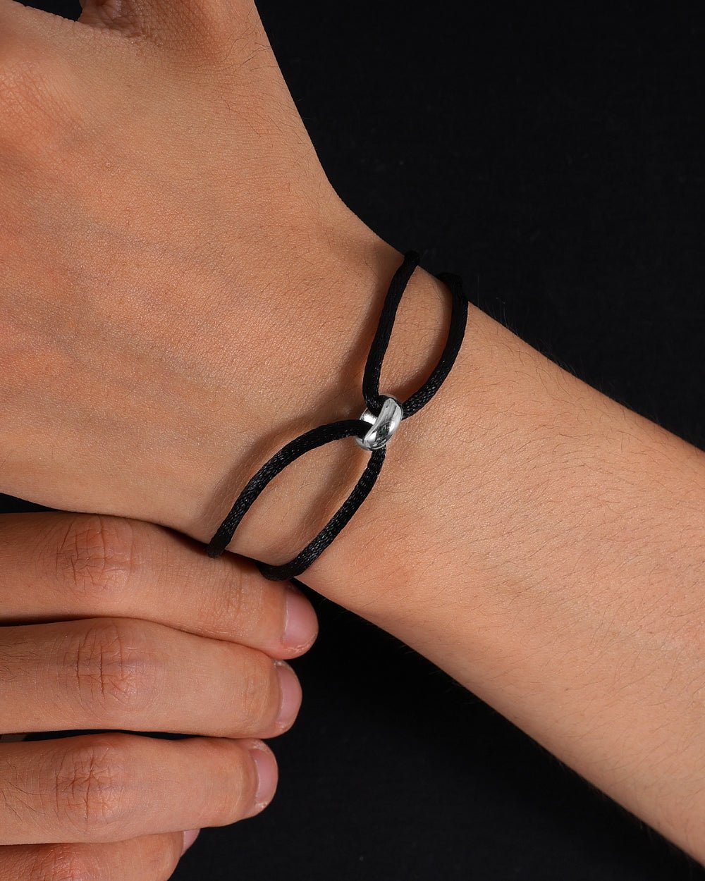 MINIMAL CORD BRACELET.
